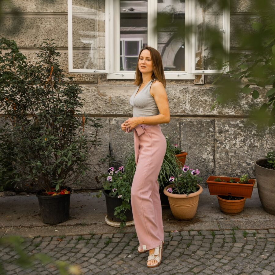 Dolge široke hlače / rebrast bombaž / dusty pink