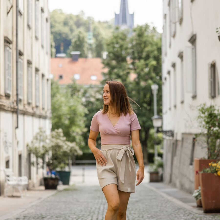 Majica za dojenje / rebrast bombaž / dusty pink / crop top - Image 3